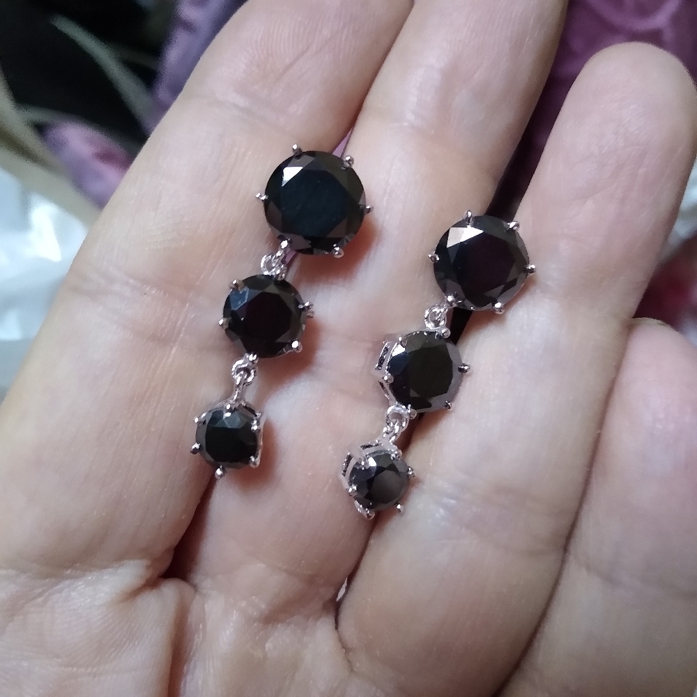 Black diamond natural earrings 9+ ct.